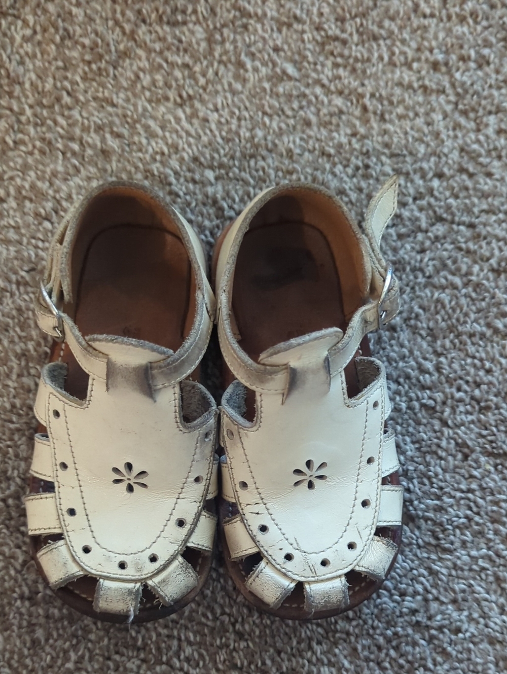 Adeliaa & Co. White Sandals 8/24